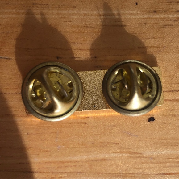 Southern Indiana Leadership Pin - Picture 2 of 2